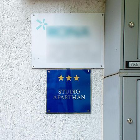 Studio Apartman Irma Cervar 波雷奇 外观 照片