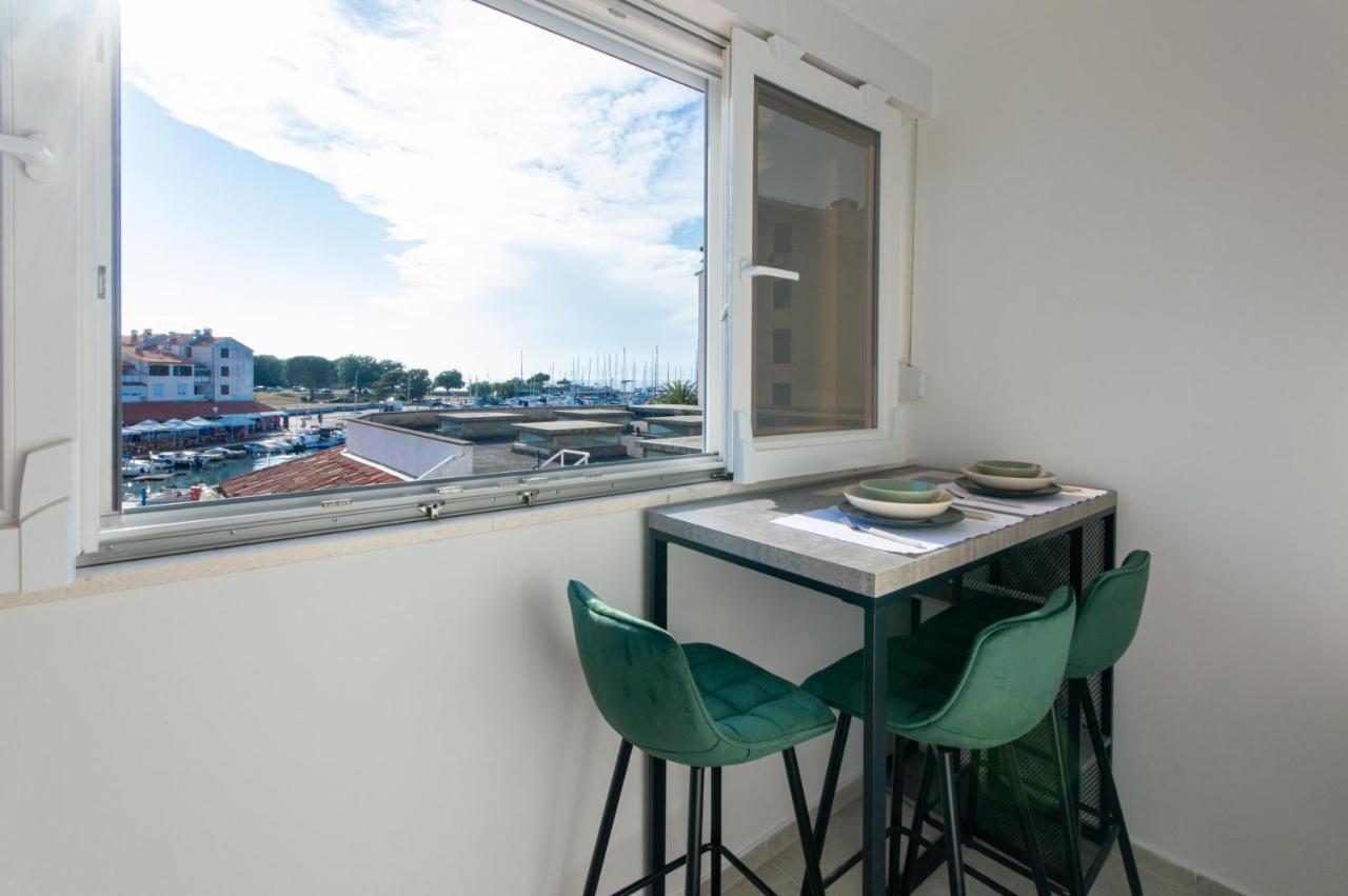 Studio Apartman Irma Cervar 波雷奇 外观 照片